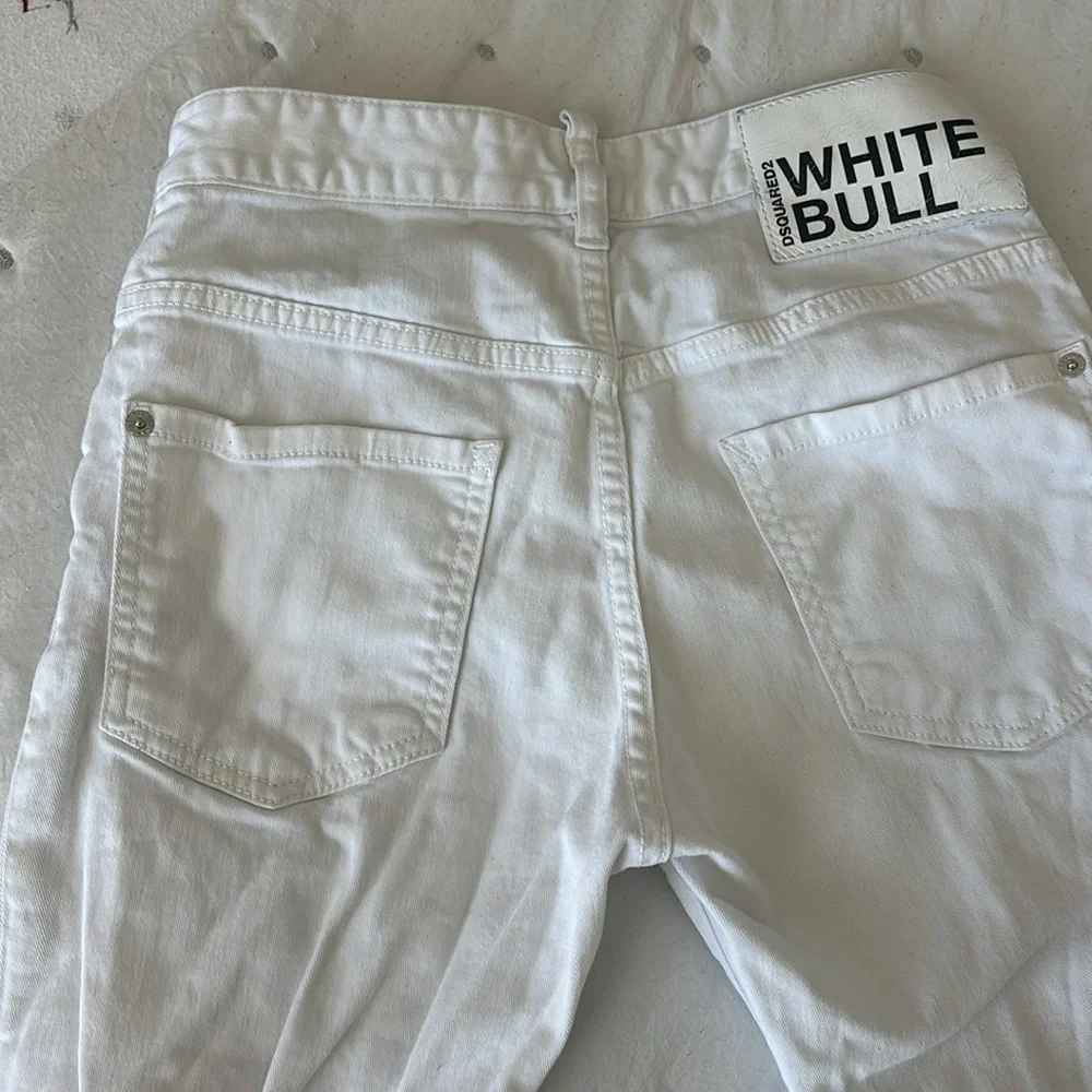 Jeans - Picture 2 of 4